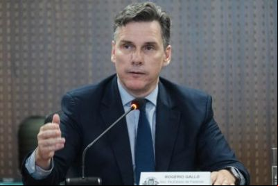 Governo nomeia 32 aprovados em concurso com sal